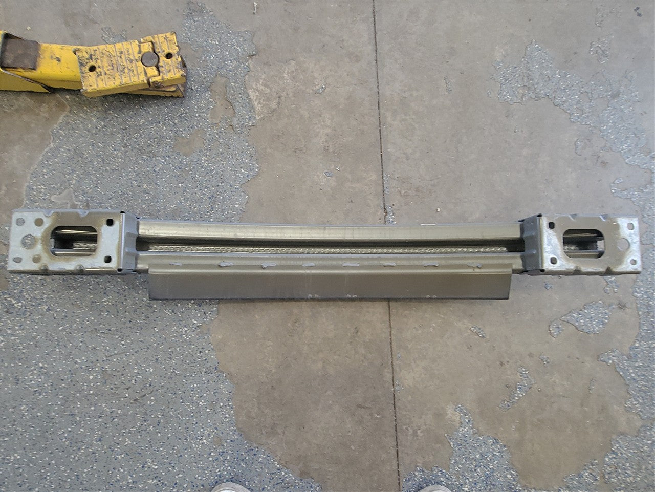 2013 CAMARO REAR BUMPER REBAR REINFORCEMENT GRAY 33835 - image 5