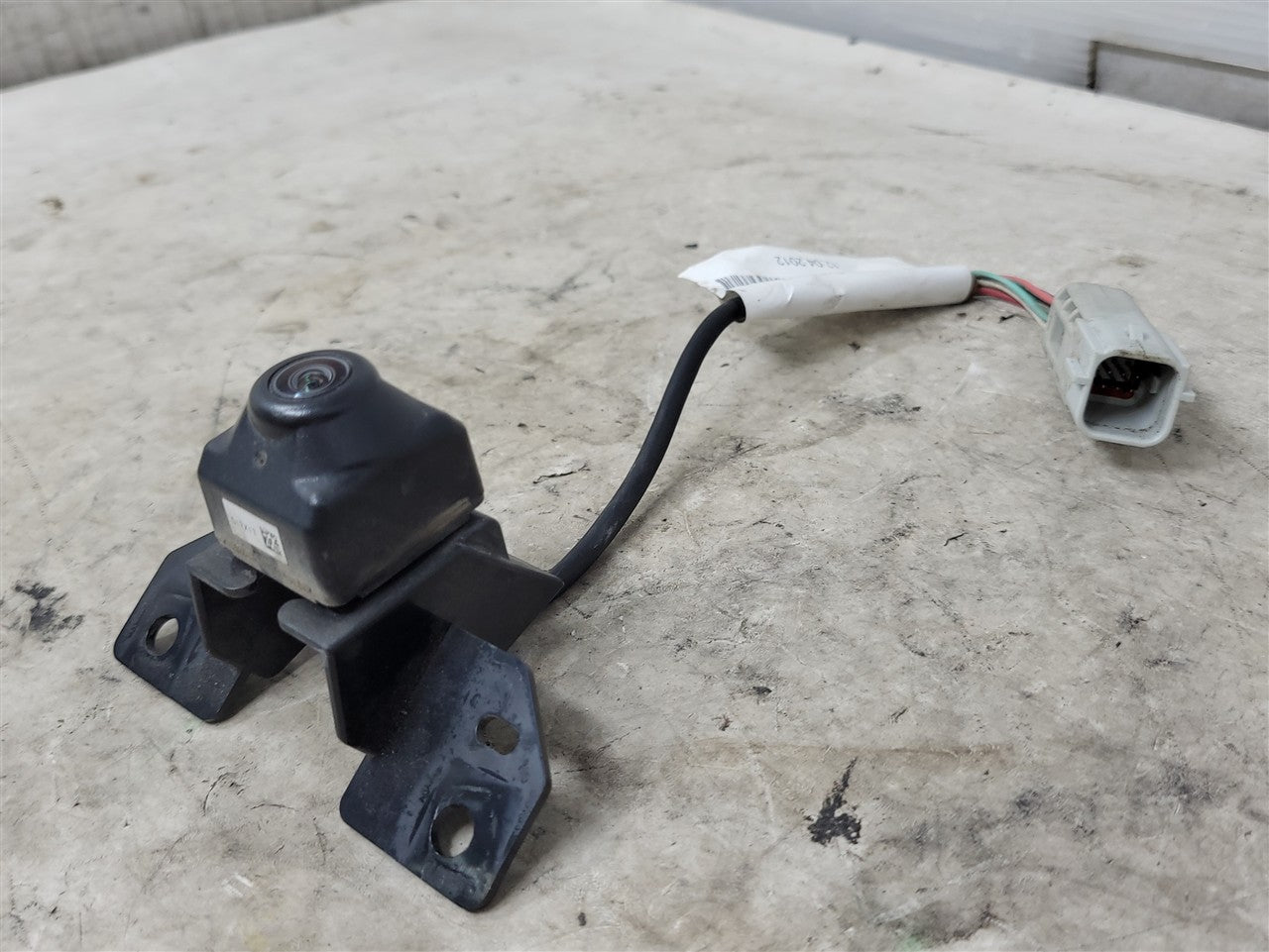 2013 CAMARO OEM REAR VIEW CAMERA 22767362 33838 - image 4