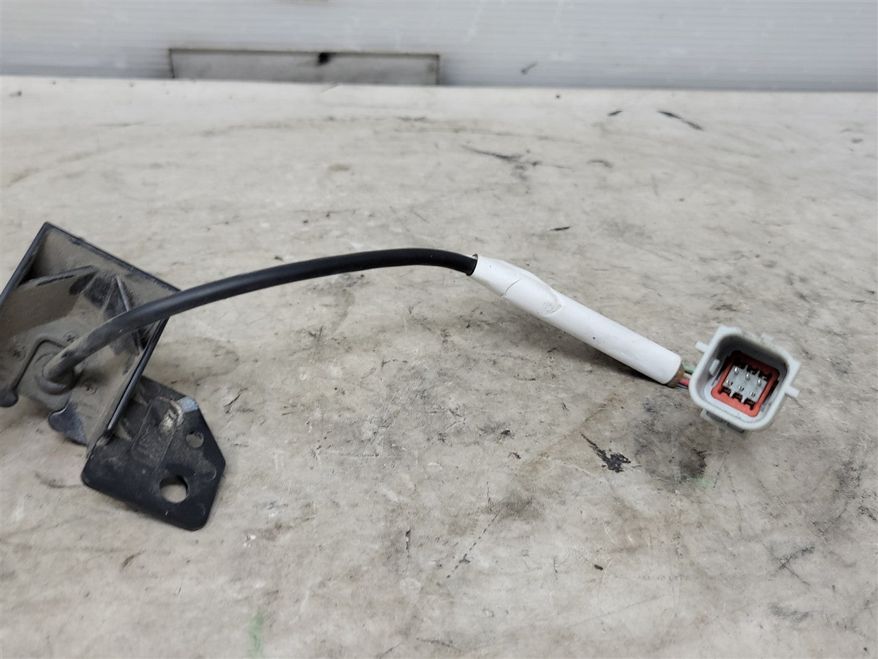 2013 CAMARO OEM REAR VIEW CAMERA 22767362 33838 - image 9