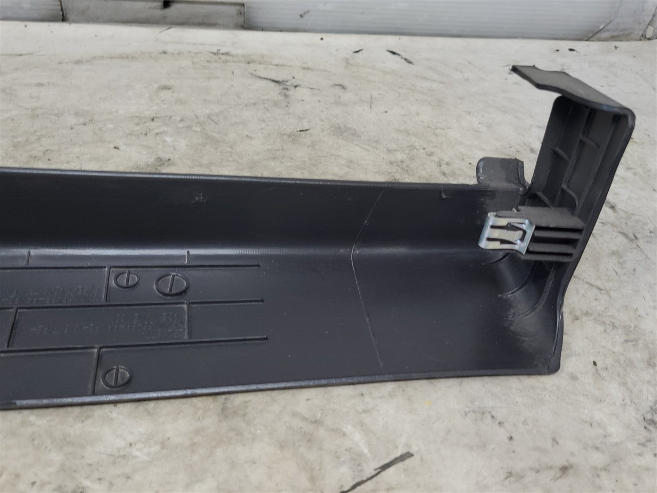 2019 ESCALAESV LH DRIVER SEAT TRACK TRIM 23218775 33841 - image 6