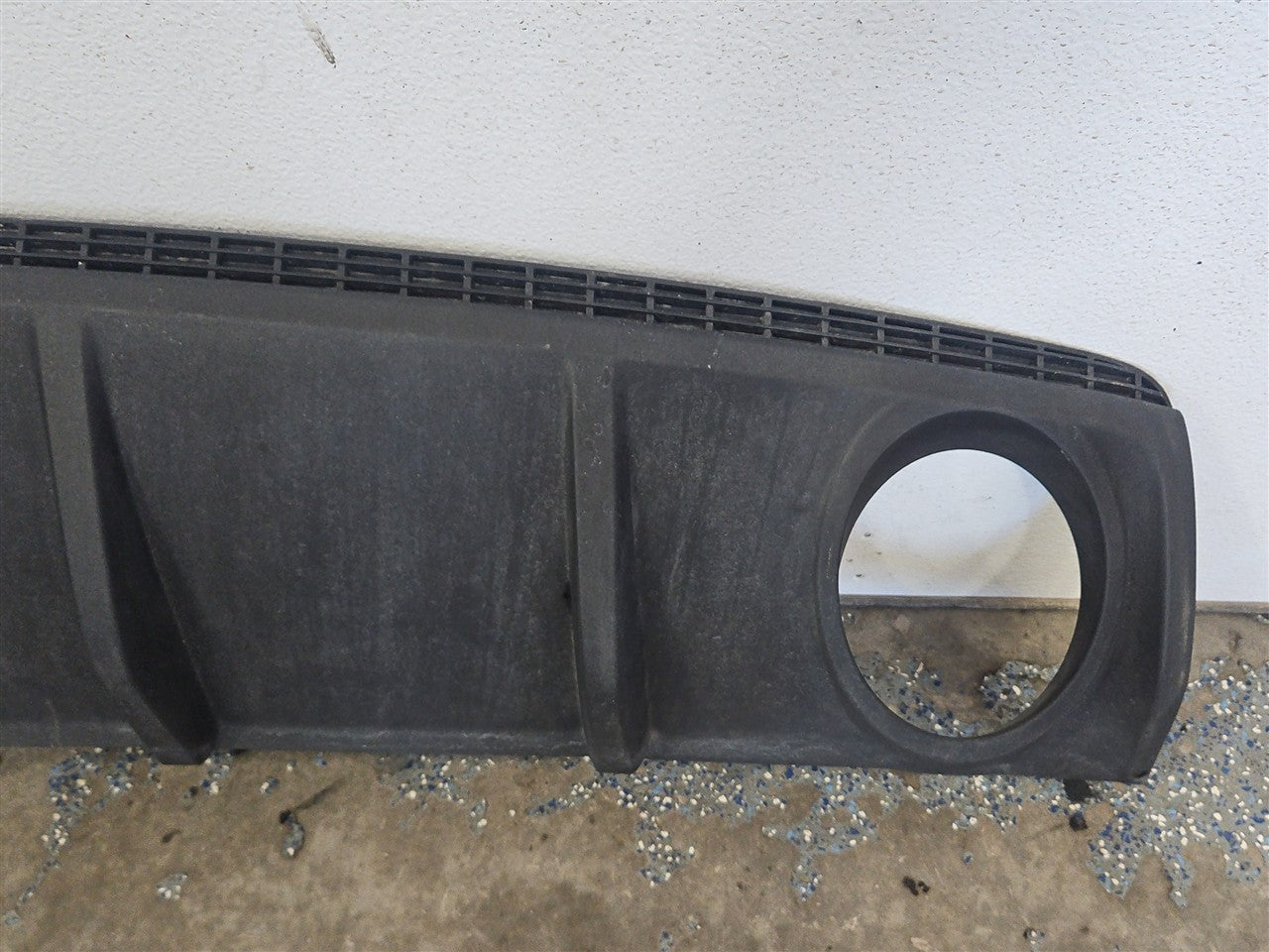 2013 CAMARO REAR BUMPER EXHAUST VALENCE ONLY 33843 - image 6