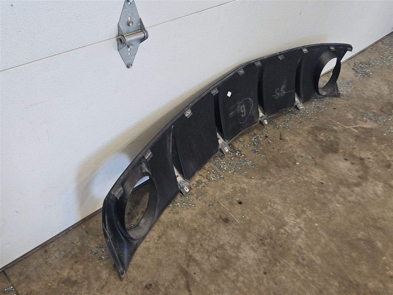 2013 CAMARO REAR BUMPER EXHAUST VALENCE ONLY 33843 - image 10
