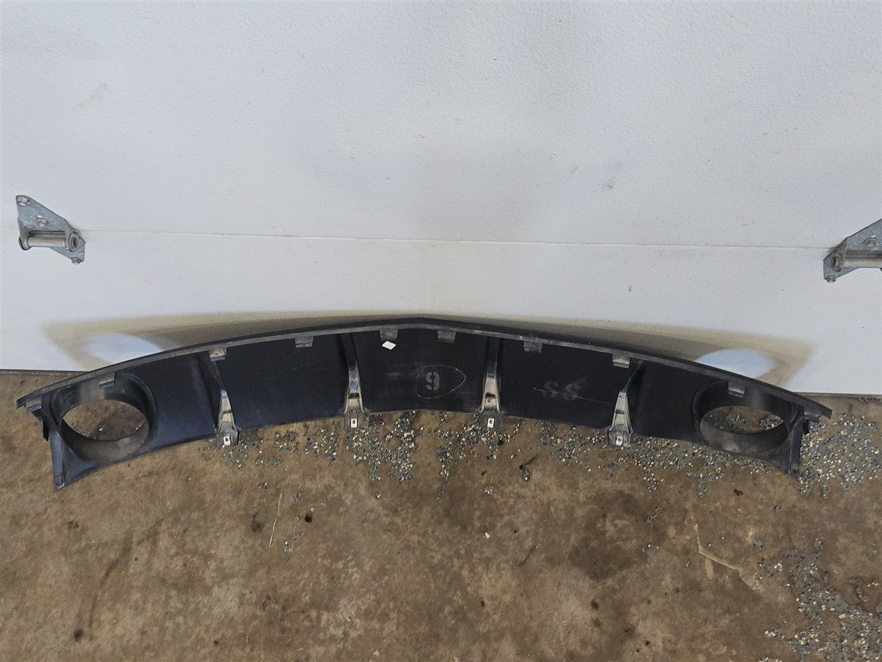 2013 CAMARO REAR BUMPER EXHAUST VALENCE ONLY 33843 - image 14