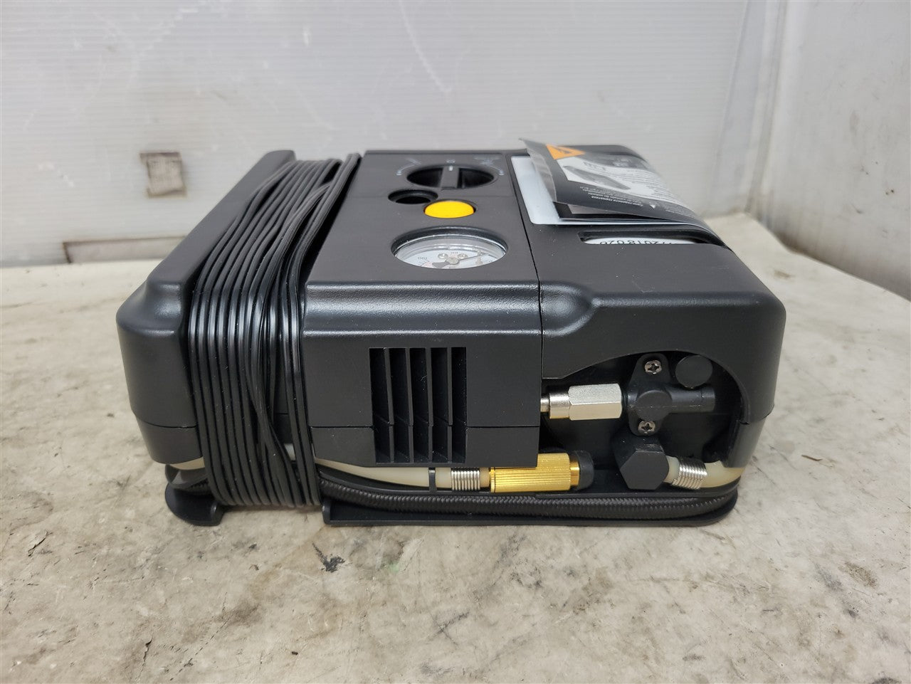 2013 CAMARO EMERGENCY TIRE INFLATOR COMPRESSOR 33846 - image 4
