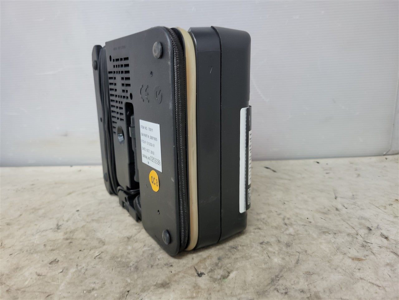 2013 CAMARO EMERGENCY TIRE INFLATOR COMPRESSOR 33846 - image 9
