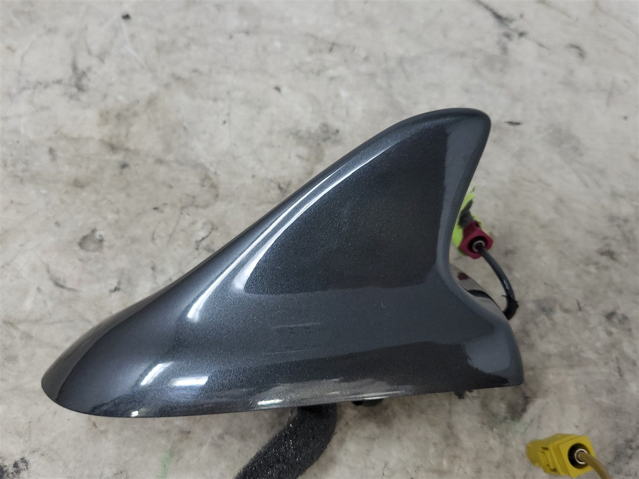 2013 CAMARO SHARK FIN ANTENNA GRAY GLJ 33851 - image 7