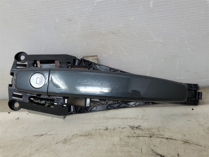 2013 CAMARO LH DRIVER DOOR HANDLE GRAY GLJ 33852 - image 1