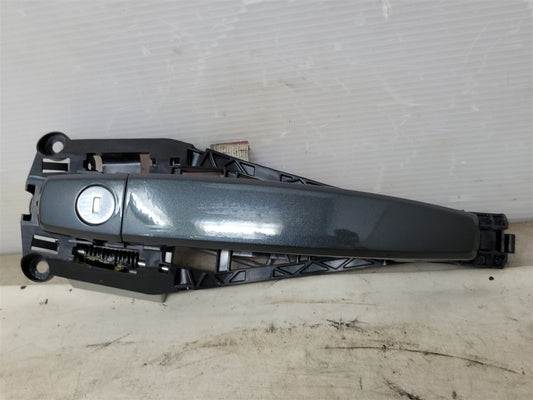 2013 CAMARO LH DRIVER DOOR HANDLE GRAY GLJ 33852 - image 1