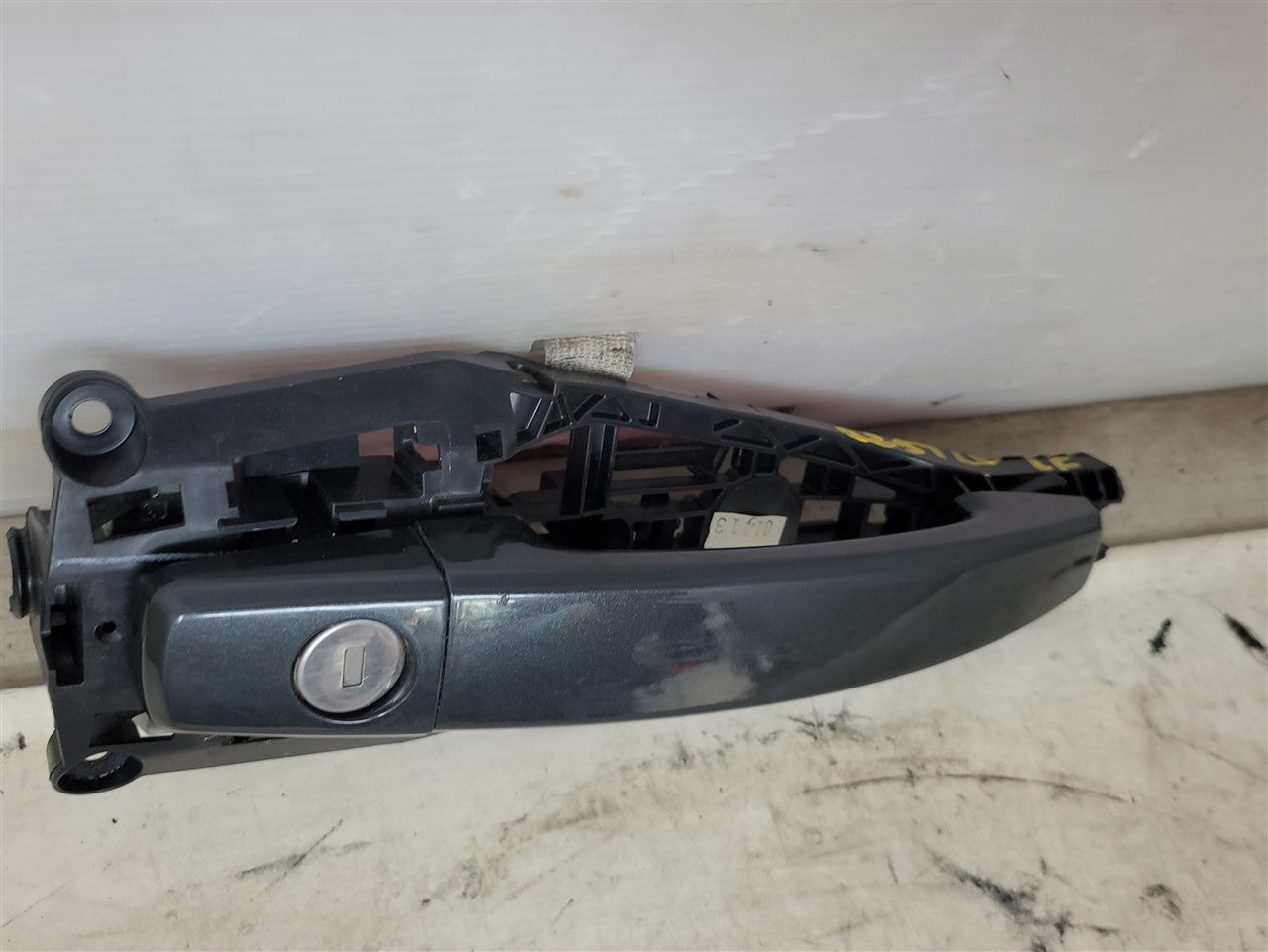 2013 CAMARO LH DRIVER DOOR HANDLE GRAY GLJ 33852 - image 5
