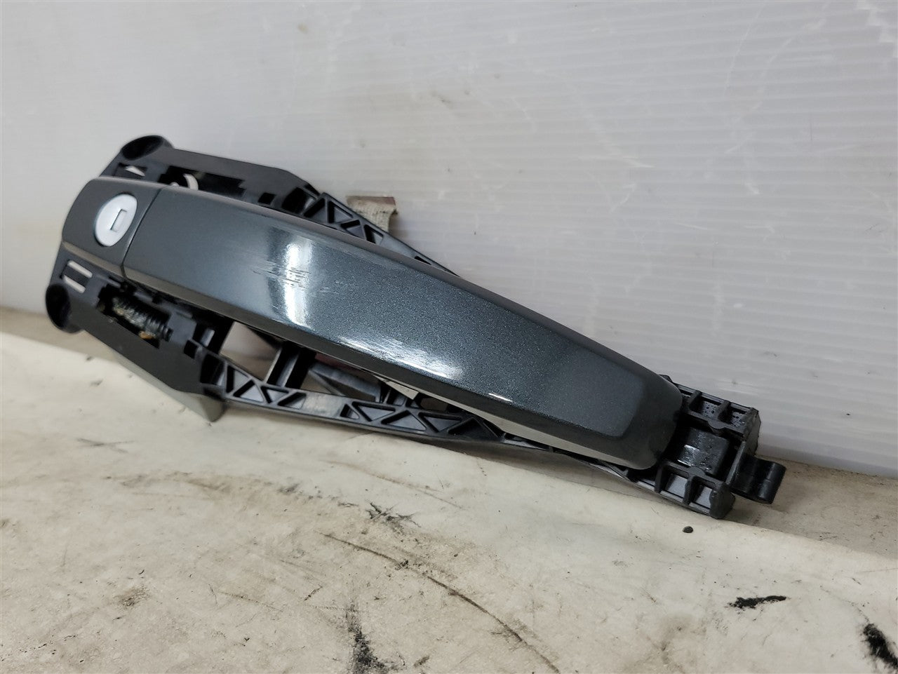 2013 CAMARO LH DRIVER DOOR HANDLE GRAY GLJ 33852 - image 6