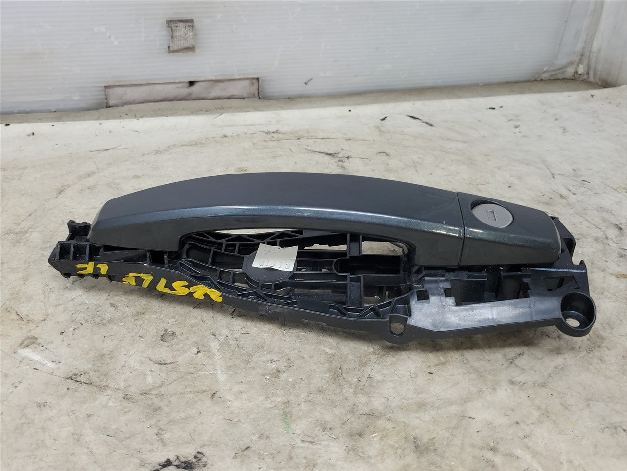 2013 CAMARO LH DRIVER DOOR HANDLE GRAY GLJ 33852 - image 8