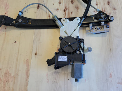 2013 CAMARO LH DOOR WINDOW REGULATOR & MOTOR 33854 - image 6