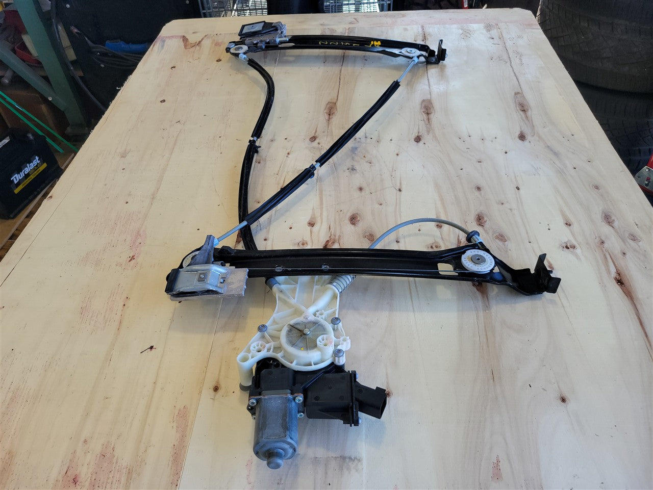 2013 CAMARO LH DOOR WINDOW REGULATOR & MOTOR 33854 - image 10