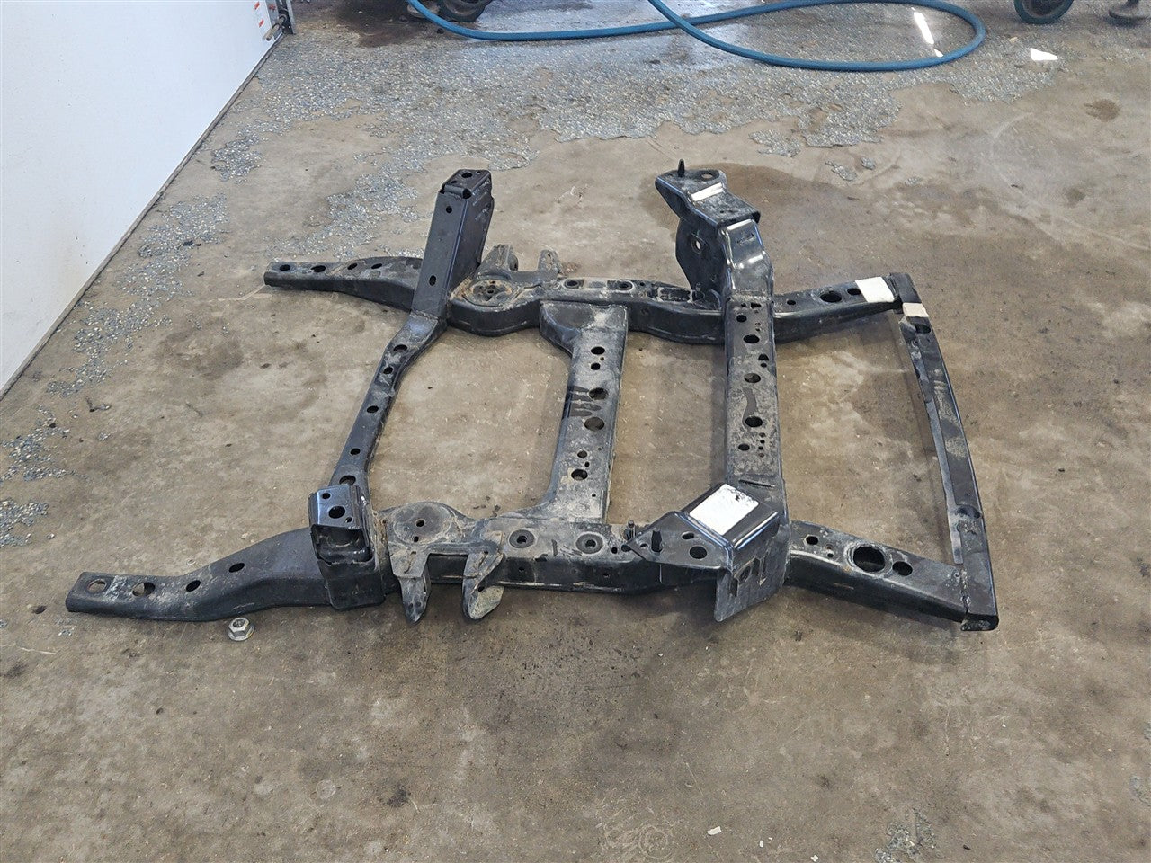 2013 CAMARO SS FRONT ENGINE SUSPENSION CRADLE 33865 - image 3