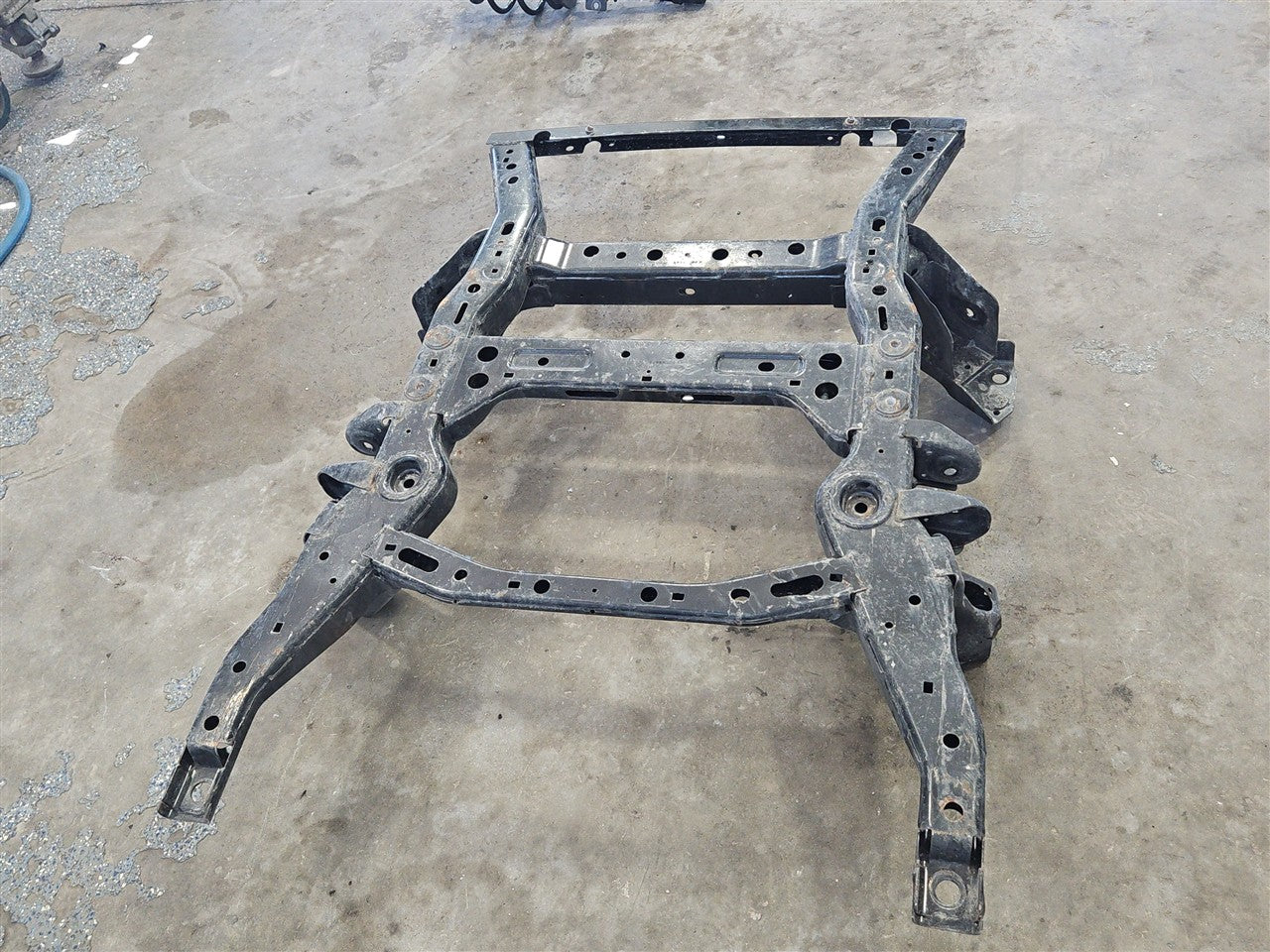 2013 CAMARO SS FRONT ENGINE SUSPENSION CRADLE 33865 - image 13