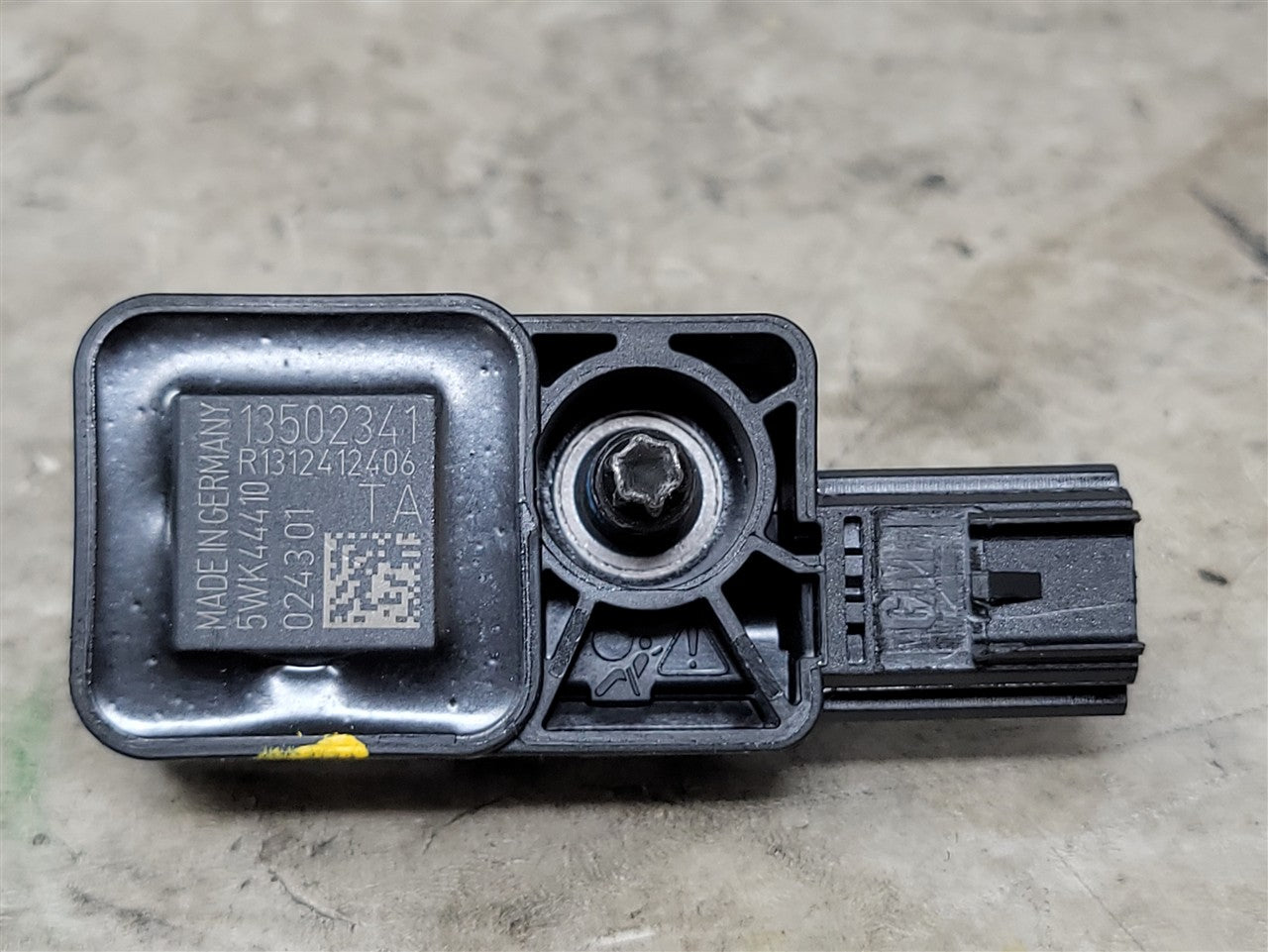 2013 CAMARO OEM CRASH SENSOR 13502341 33869 - image 1