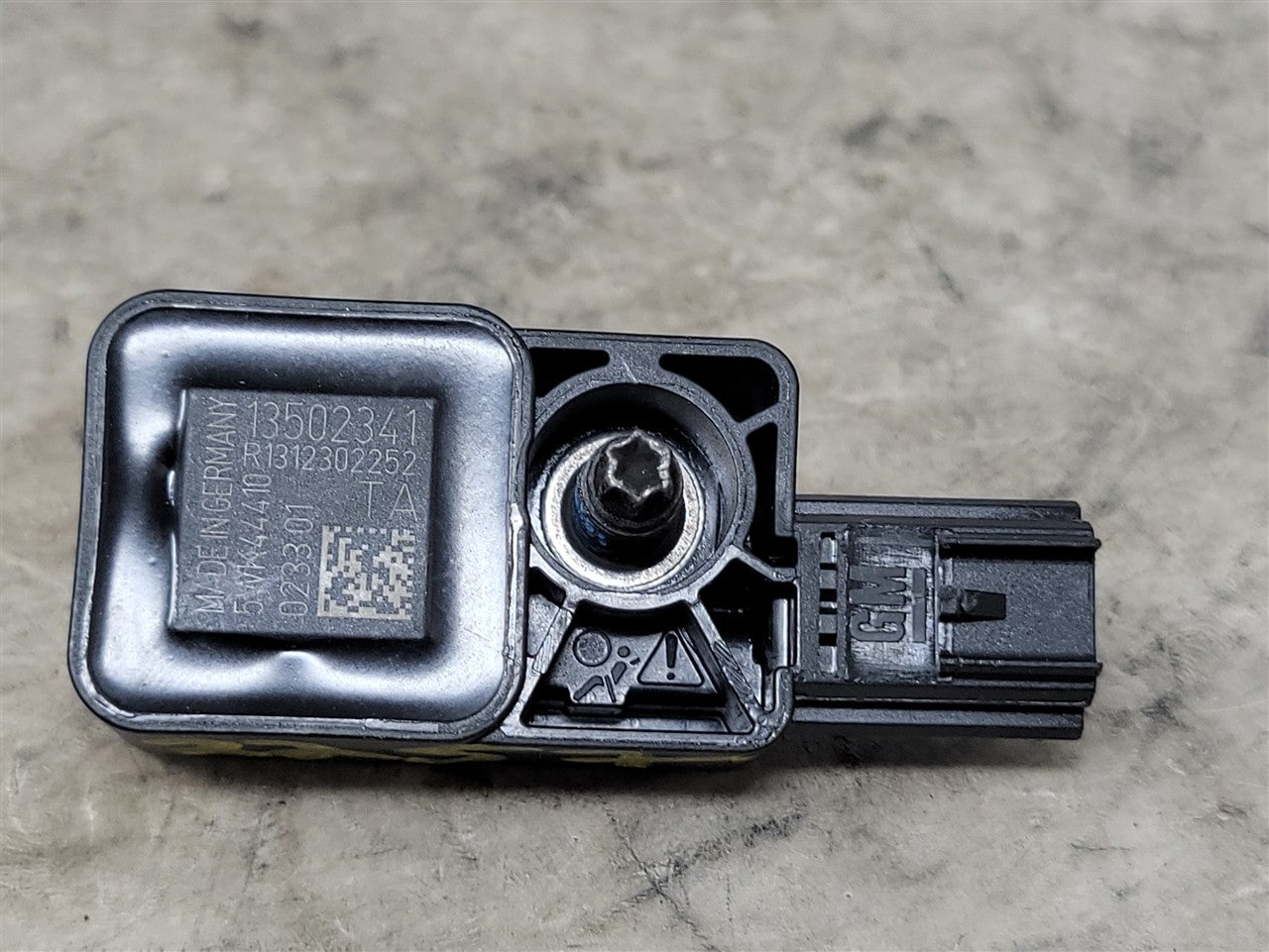 2013 CAMARO OEM CRASH SENSOR 13502341 33870 - image 1