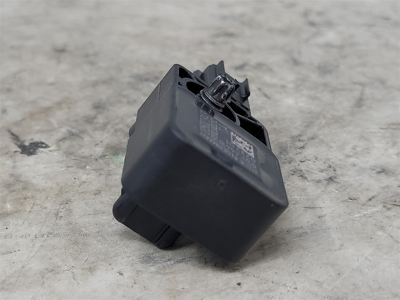 2013 CAMARO OEM CRASH SENSOR 13502341 33870 - image 3