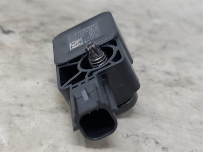 2013 CAMARO OEM CRASH SENSOR 13502341 33870 - image 5
