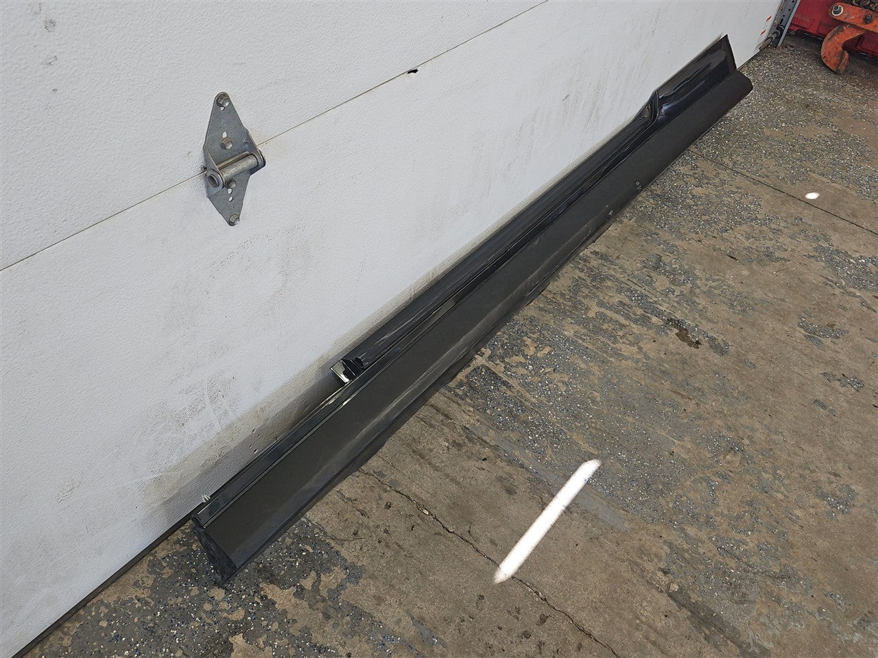 2013 CAMARO LH ZL1 ROCKER MOLDING GRAY GLJ 33871 - image 3