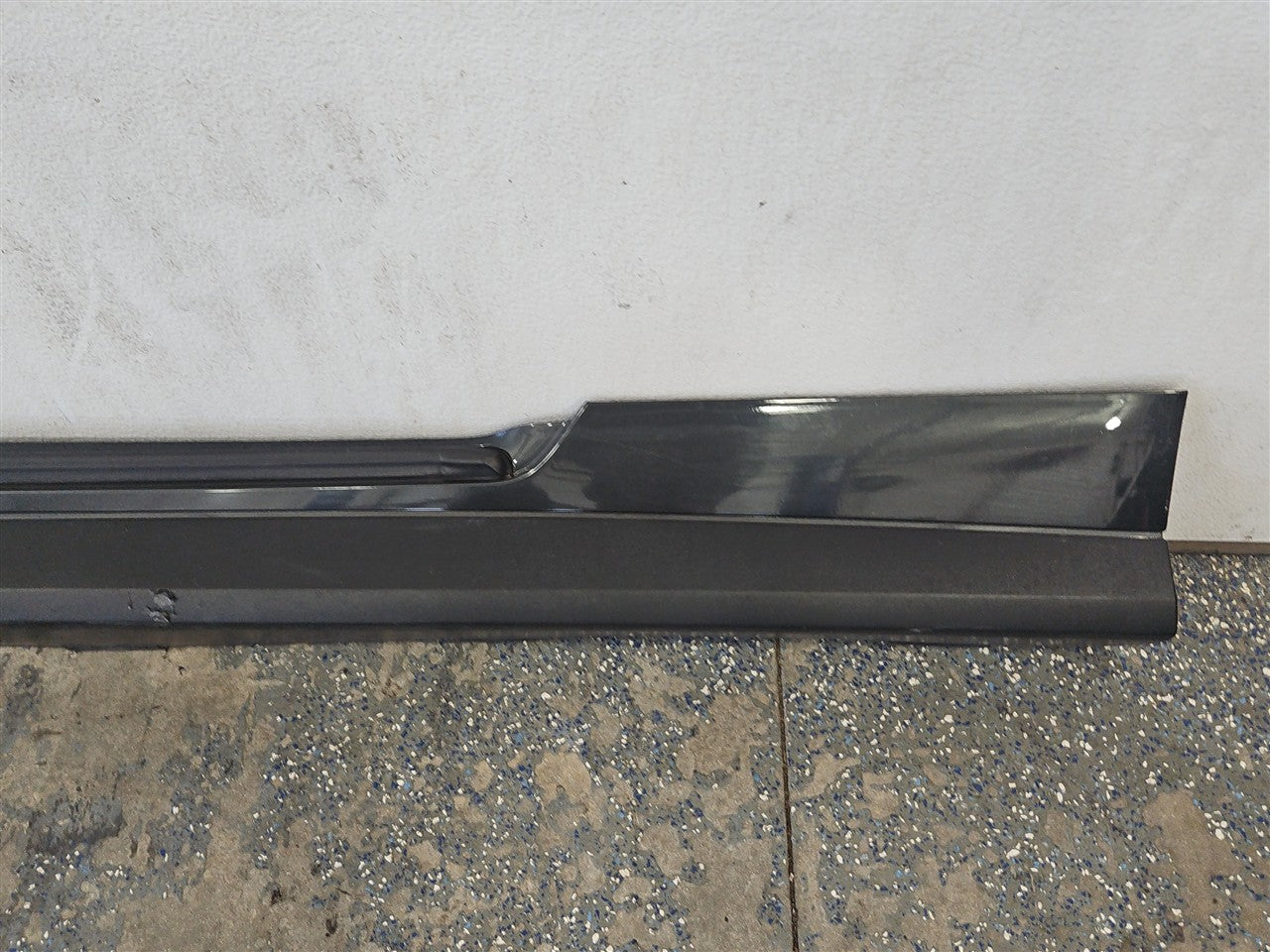 2013 CAMARO LH ZL1 ROCKER MOLDING GRAY GLJ 33871 - image 5