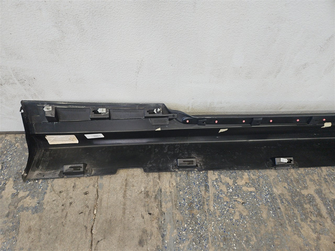2013 CAMARO LH ZL1 ROCKER MOLDING GRAY GLJ 33871 - image 9