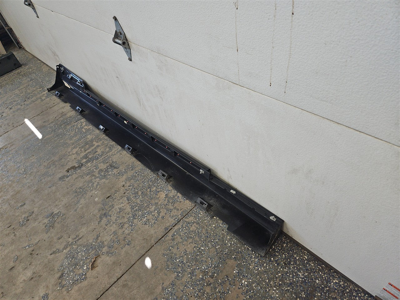 2013 CAMARO LH ZL1 ROCKER MOLDING GRAY GLJ 33871 - image 12