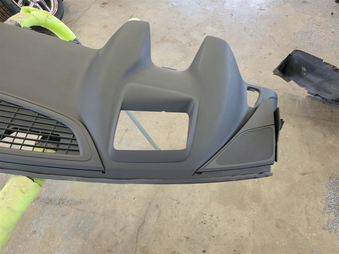 2016 CAMARO UPPER DASH PANEL & RH BAG 33881 - image 2
