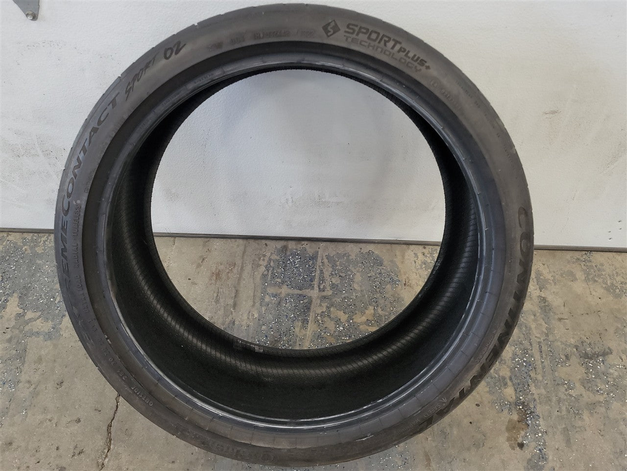 2021 CAMARO CONTINENTAL EXTREMECONTACT 285/30R20 33882 - image 5