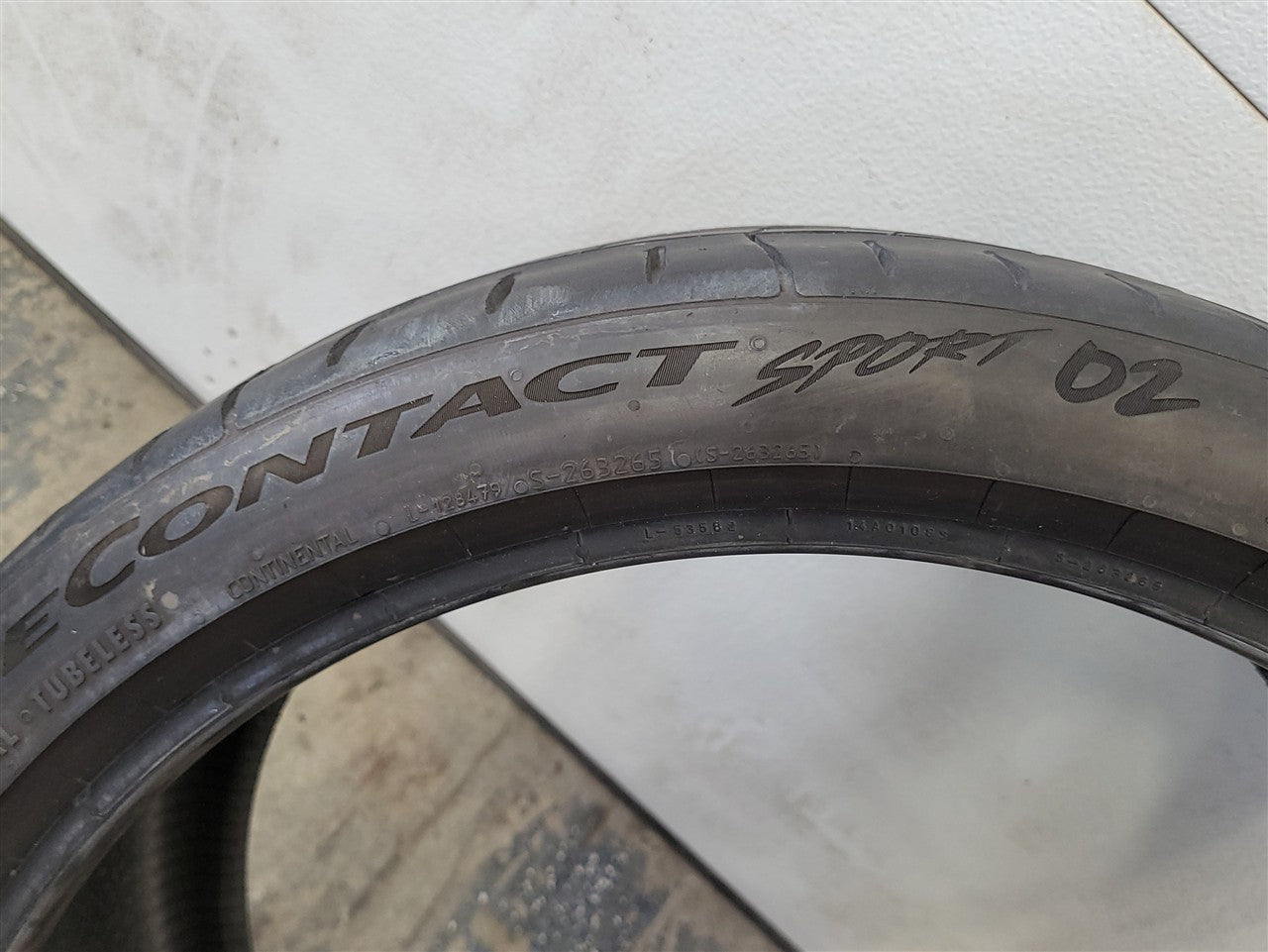 2021 CAMARO CONTINENTAL EXTREMECONTACT 285/30R20 33882 - image 8