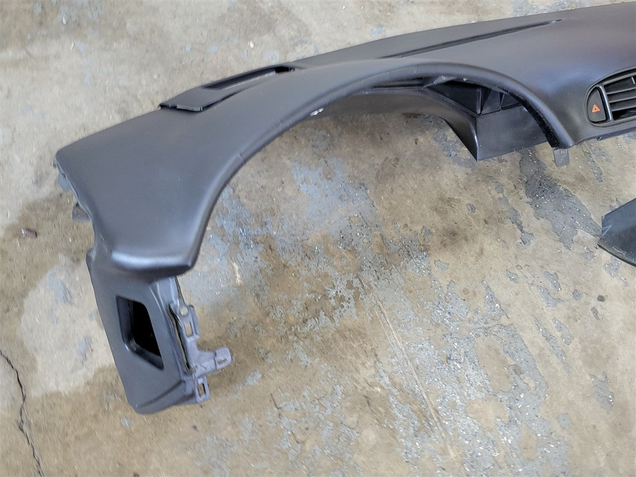 1999 CORVETTE UPPER DASH PANEL PAD BLACK 33889 - image 5