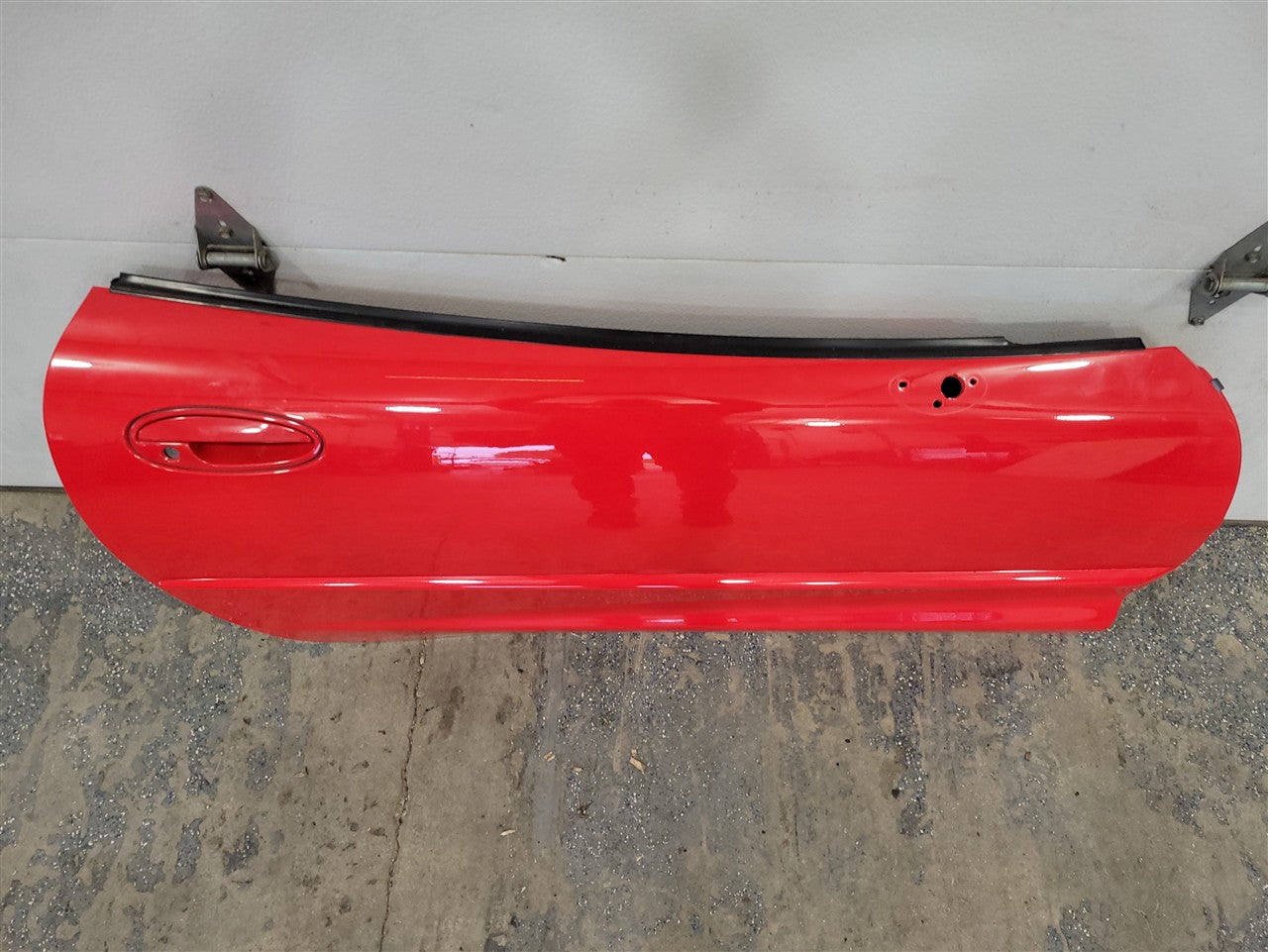 1999 CORVETTE RH PASSENGER FRONT DOOR RED 000 33890 - image 2