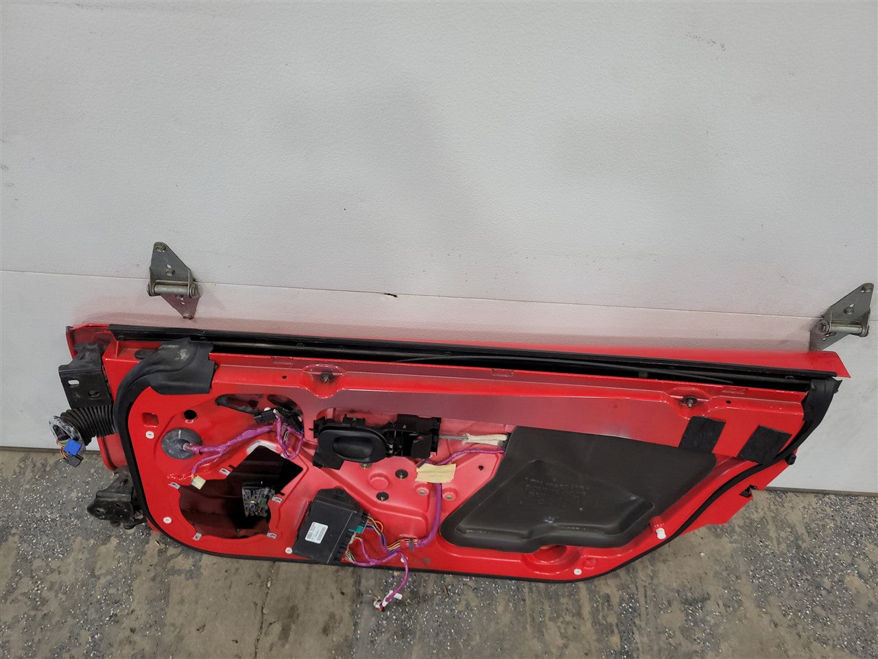 1999 CORVETTE RH PASSENGER FRONT DOOR RED 000 33890 - image 13