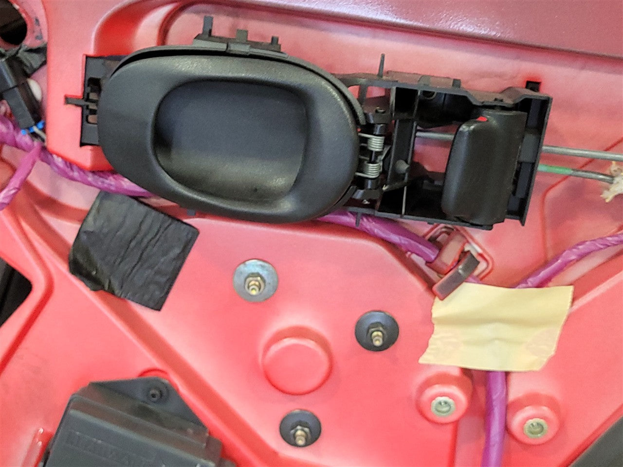 1999 CORVETTE RH PASSENGER FRONT DOOR RED 000 33890 - image 19