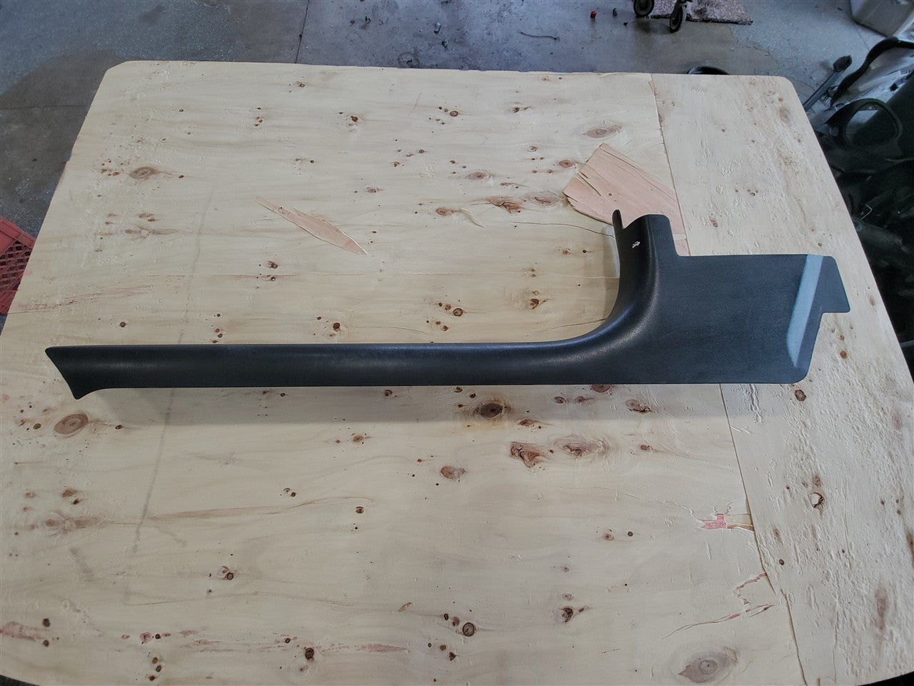 1999 CORVETTE LH DRIVER DOOR SILL TRIM PLATE 33907 - image 1