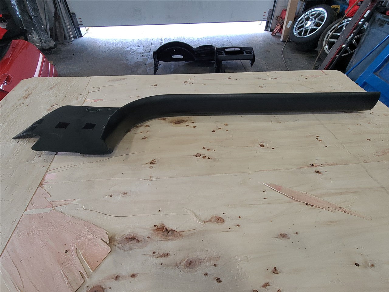 1999 CORVETTE RH PASSENGER DOOR SILL TRIM PLATE 33908 - image 9
