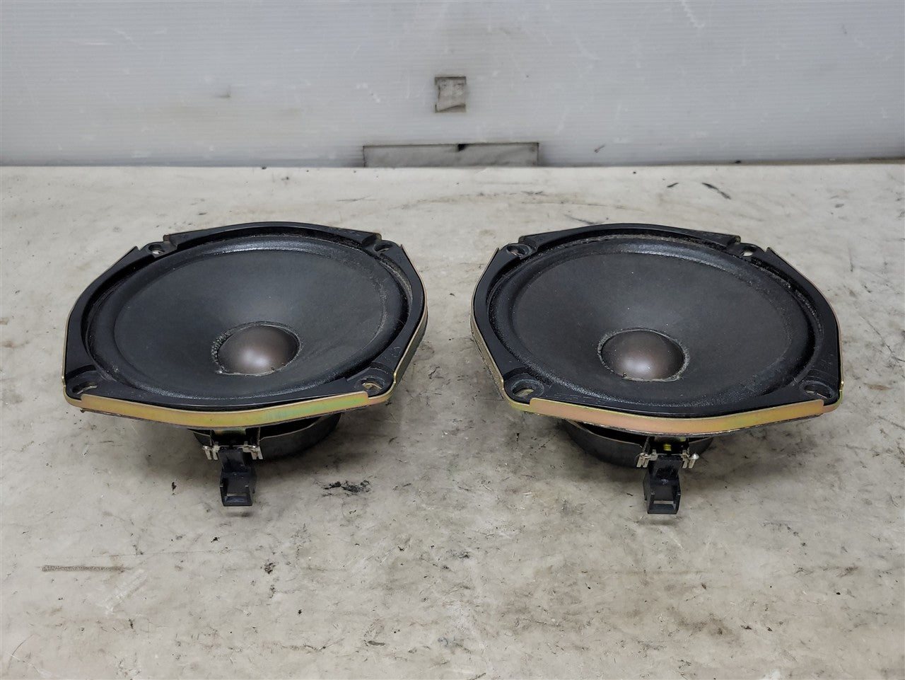 1999 CORVETTE REAR BOSE SPEAKERS PAIR 10290828 64K 33909 - image 4