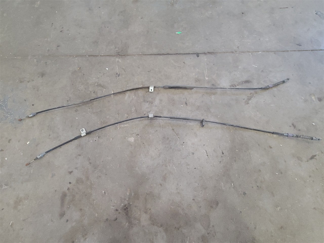 1999 CORVETTE REAR PARKING BRAKE CABLES PAIR 33910 - image 1
