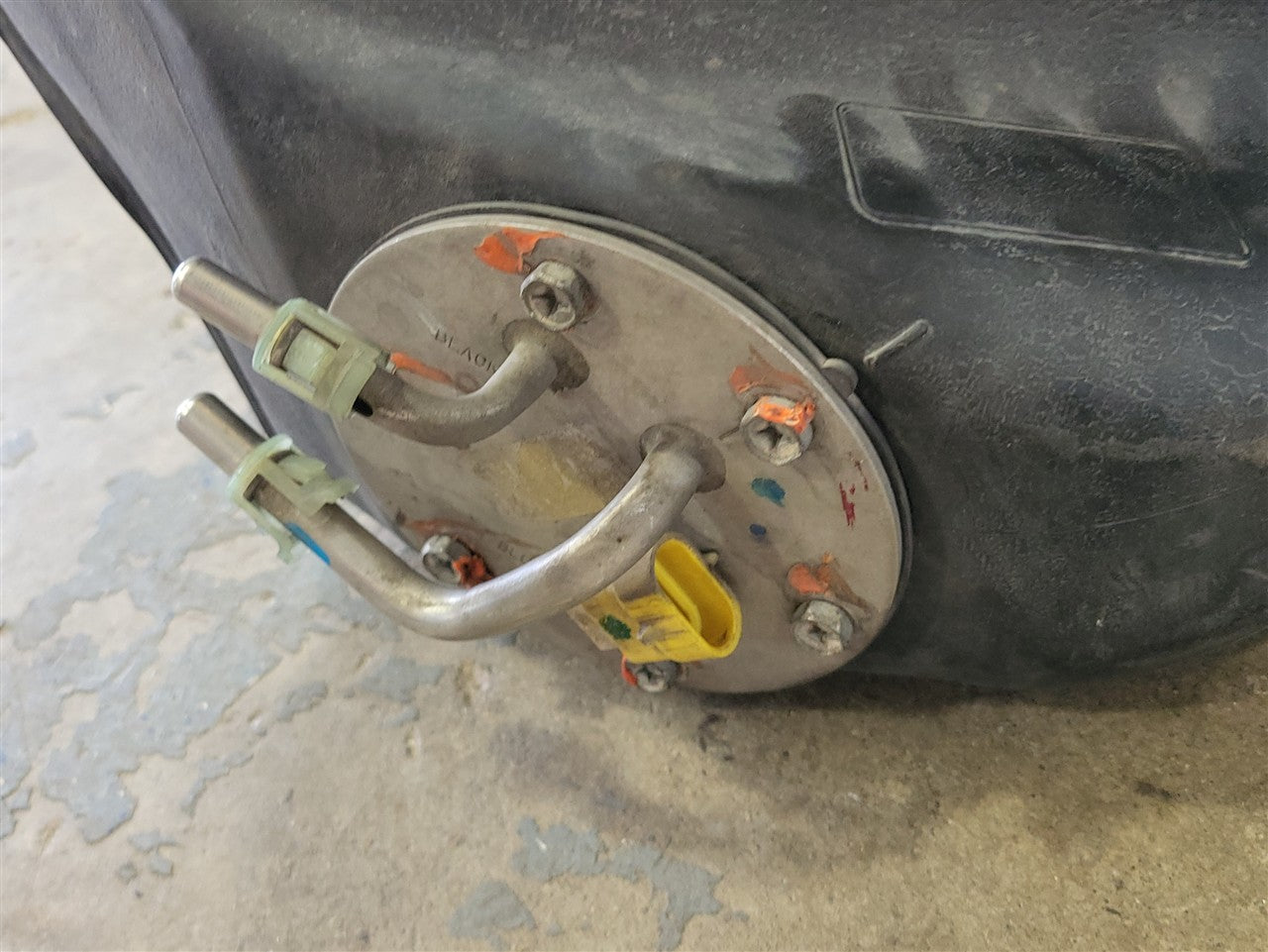 1999 CORVETTE RH FUEL TANK WITH CROSSOVER PUMP 64K 33915 - image 8