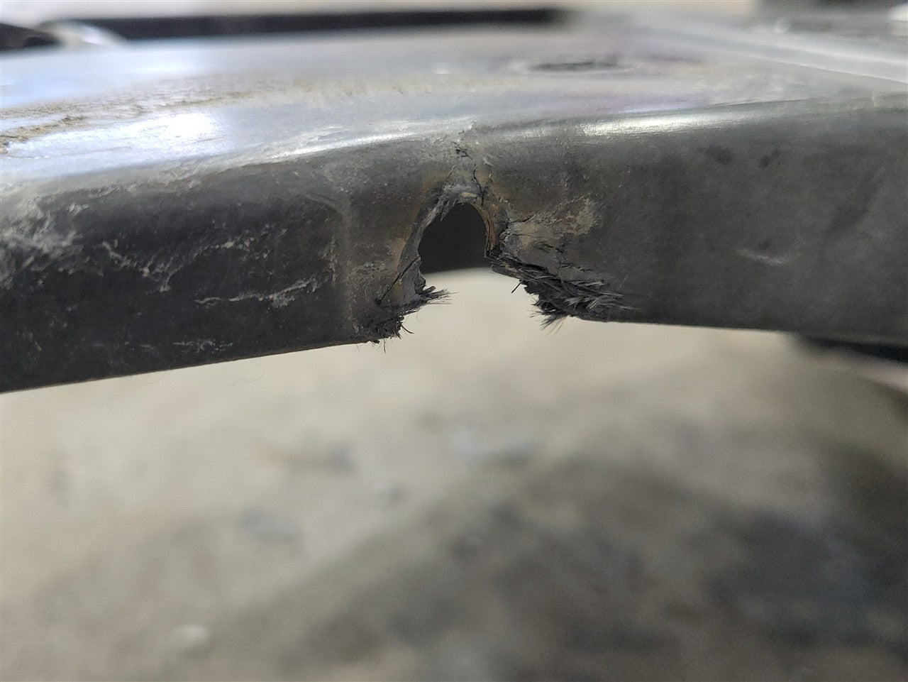 1999 CORVETTE RH PASSENGER INNER FENDER STRUCTURE 33916 - image 2