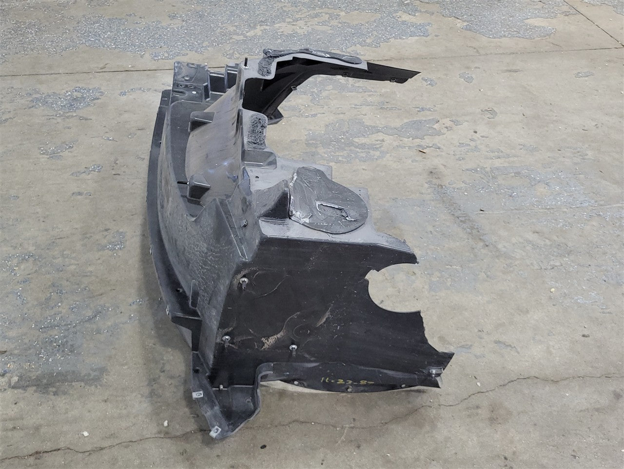 1999 CORVETTE RH PASSENGER INNER FENDER STRUCTURE 33916 - image 4