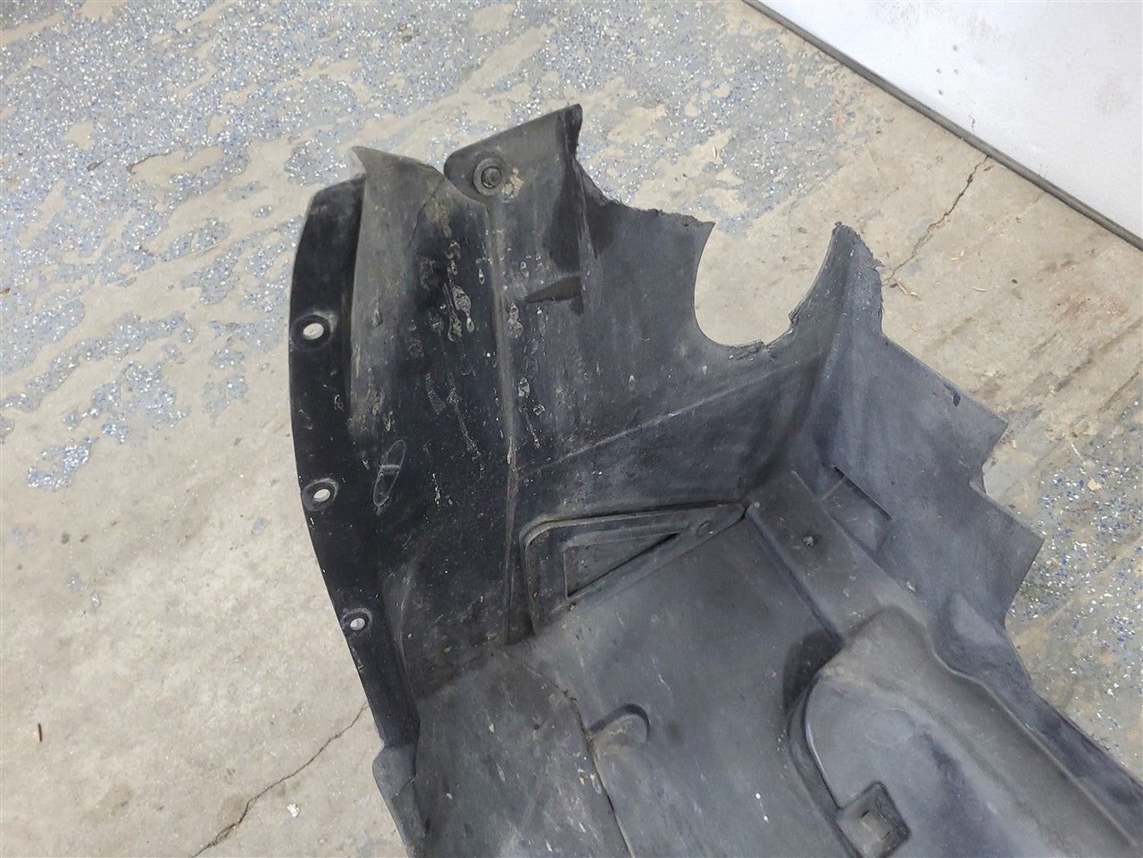1999 CORVETTE RH PASSENGER INNER FENDER STRUCTURE 33916 - image 13