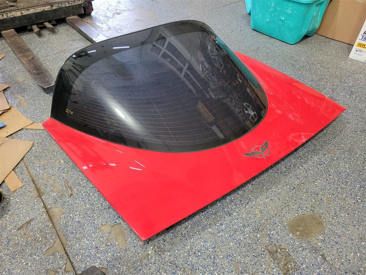 1999 CORVETTE DECKLID W/GLASS TORCH RED 70U 000 33919 - image 2