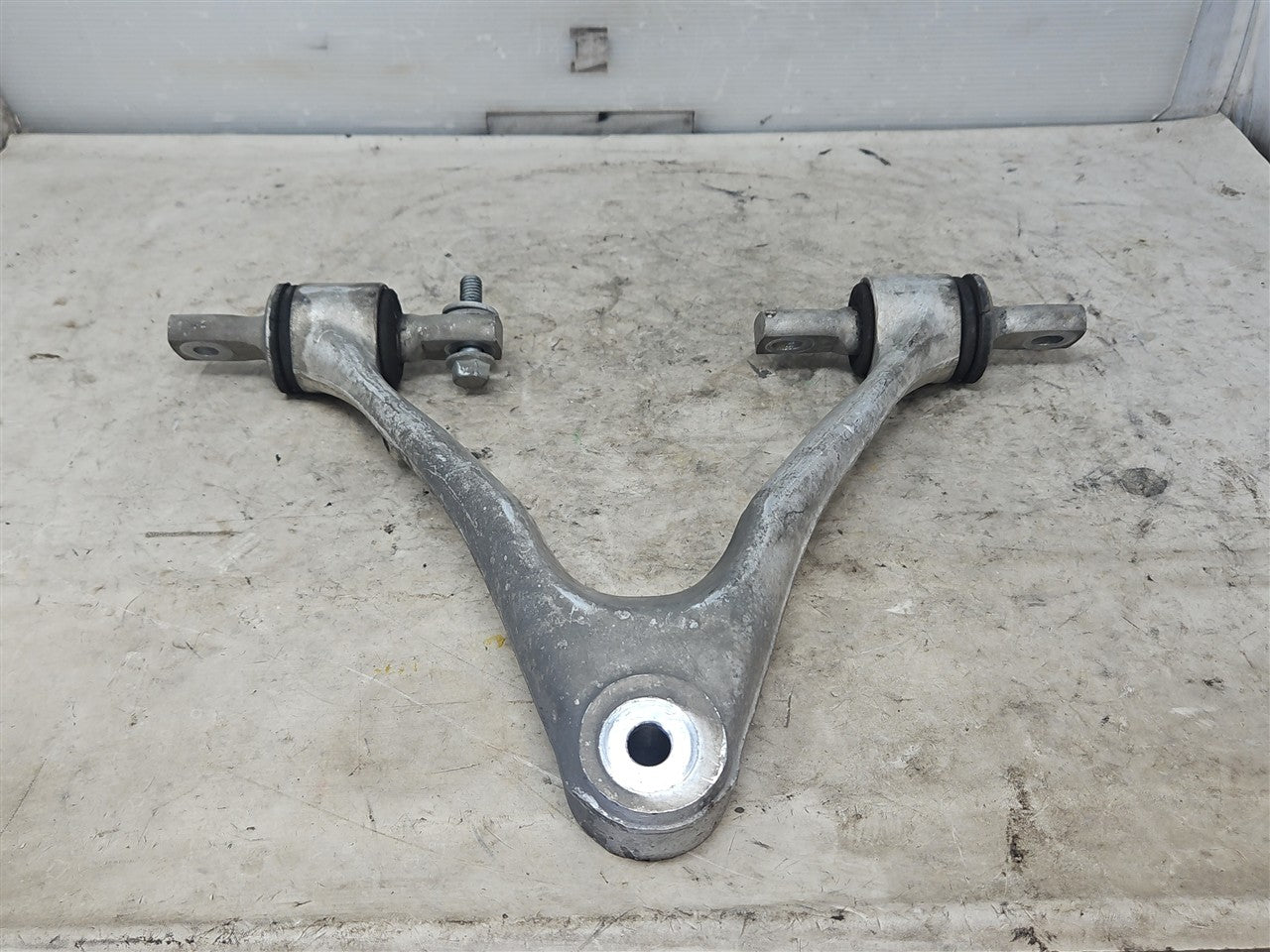 1999 CORVETTE RH FRONT UPPER CONTROL ARM 64K 33920 - image 1