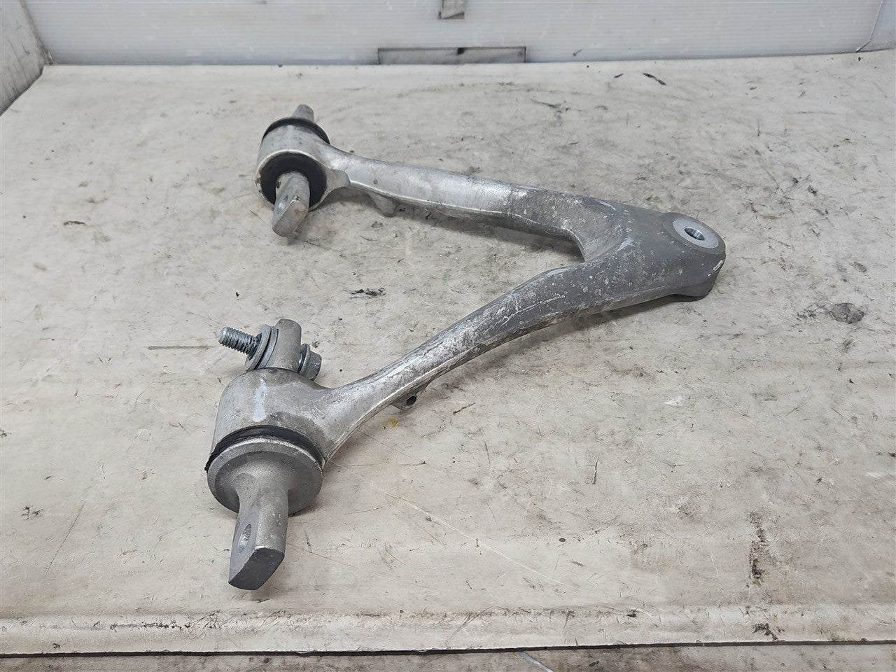 1999 CORVETTE RH FRONT UPPER CONTROL ARM 64K 33920 - image 2