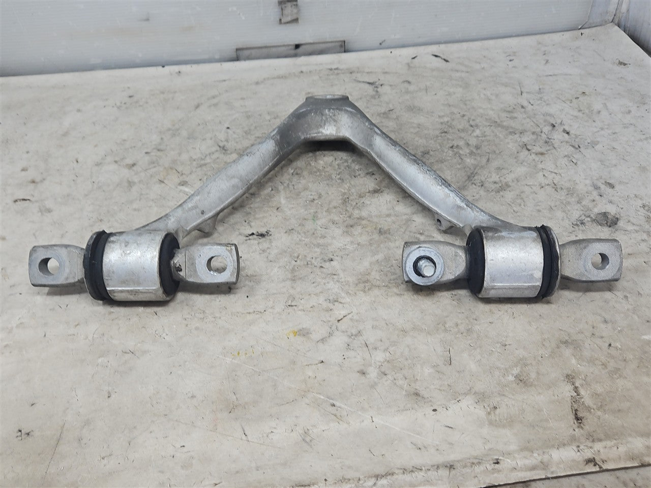 1999 CORVETTE RH FRONT UPPER CONTROL ARM 64K 33920 - image 3