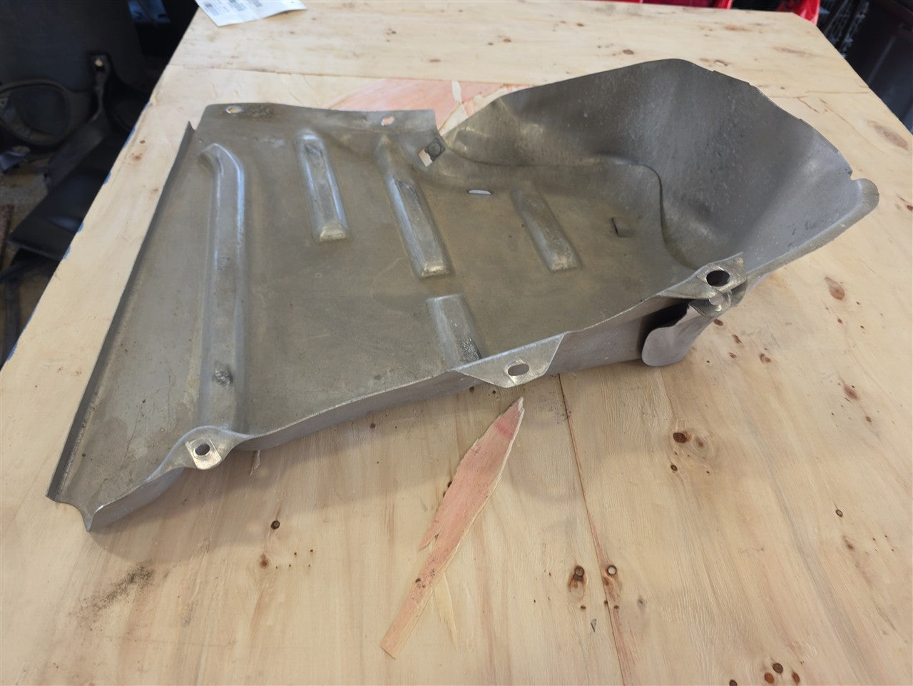 1999 CORVETTE RH FUEL TANK SHIELD STRAP 10410938 33921 - image 5