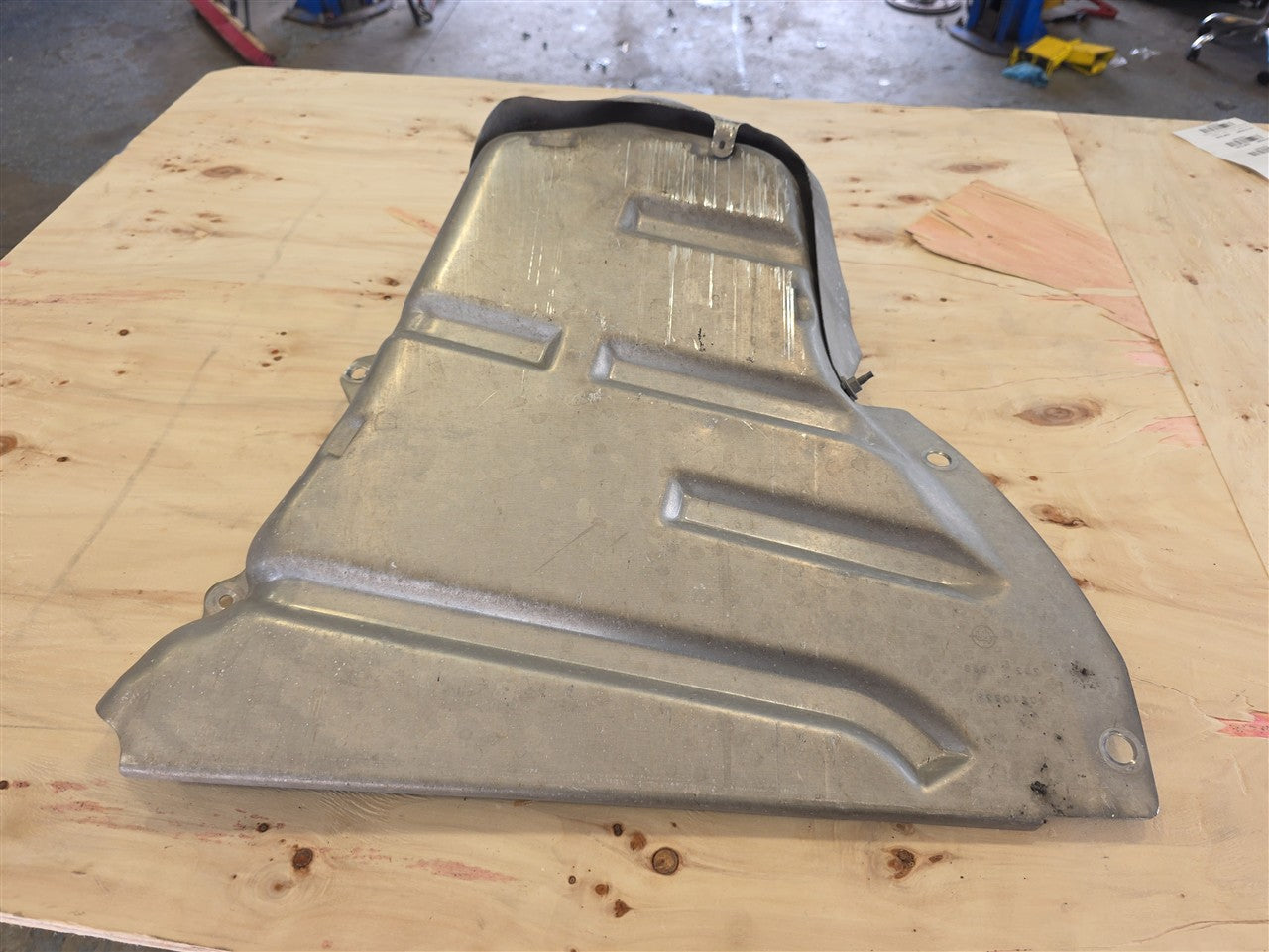 1999 CORVETTE RH FUEL TANK SHIELD STRAP 10410938 33921 - image 7