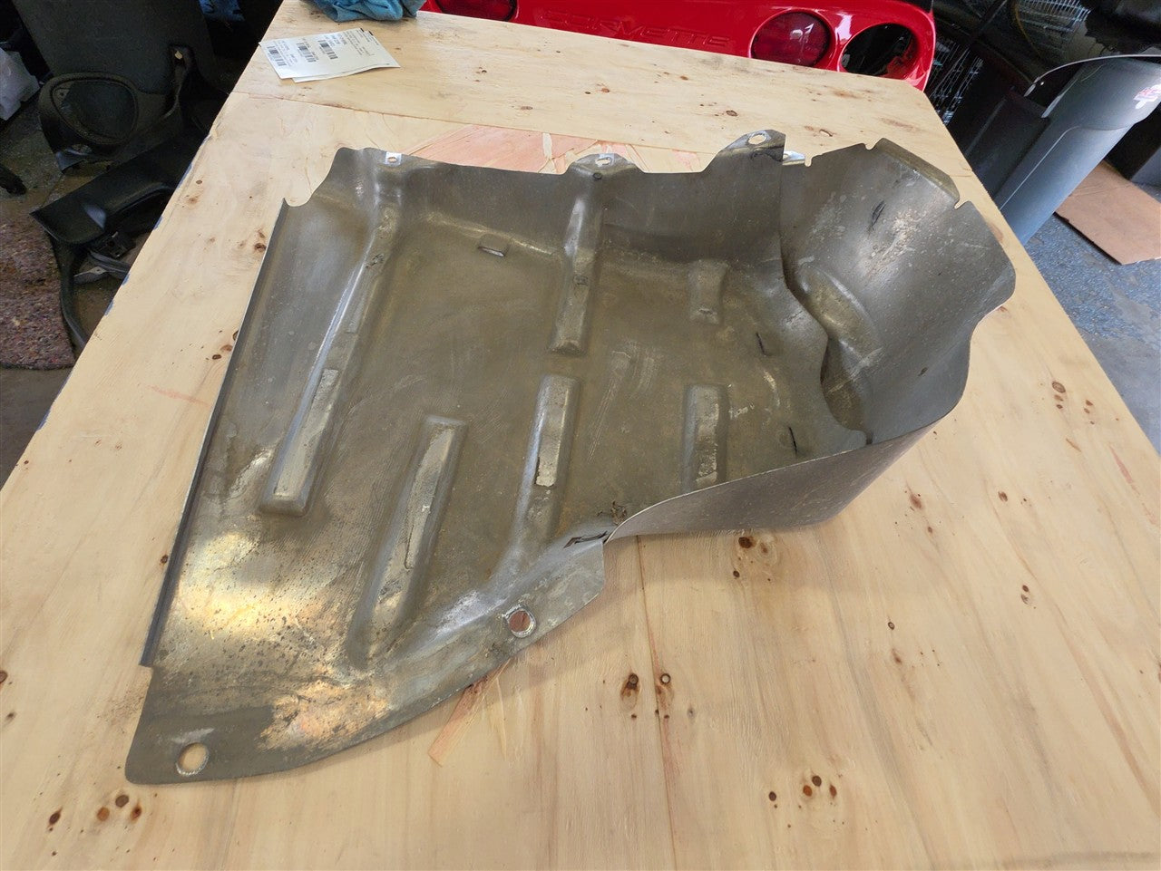 1999 CORVETTE LH FUEL TANK SHIELD STRAP 10410938 33922 - image 3