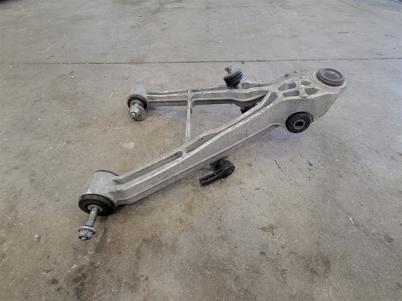 1999 CORVETTE LH DRIVER REAR LOWER CONTROL ARM 64K 33923 - image 7